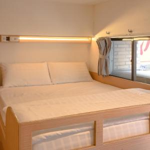 Superior Double Bed-Mixed Dorm