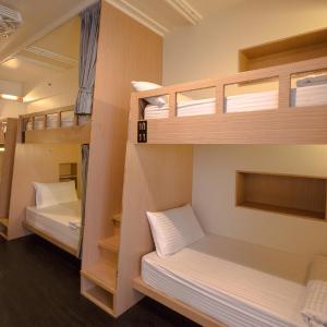 Deluxe Single -Mixed Dorm With Balcony