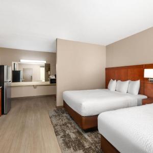 Queen Room with Two Queen Beds - Non-Smoking