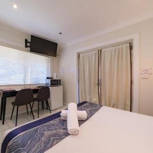 Economy Queen Room