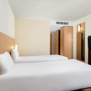 Classic Twin Room