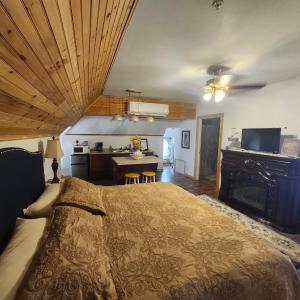 Superior King Suite