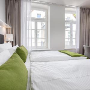 One-Bedroom Deluxe Apartment 