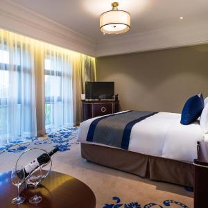 Superior Executive King Room with Lounge Access