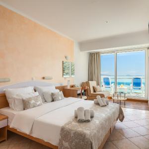 Standard Triple Room with Sea View