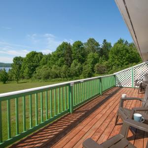 Queen Room with Lake View