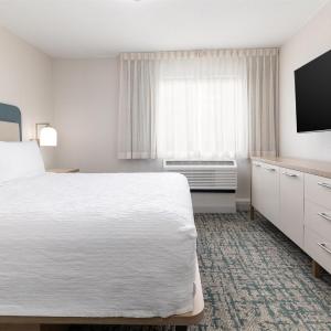 One-Bedroom King Suite - Non-Smoking