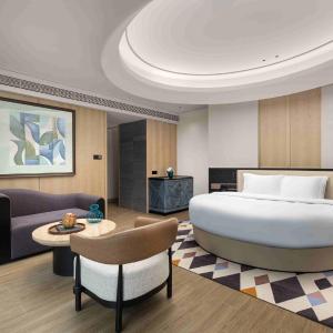 One-Bedroom King Suite