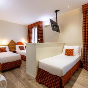 Executive Queen Room With Sofa Bed