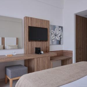 Superior Room Inland View with Outdoor Whirlpool