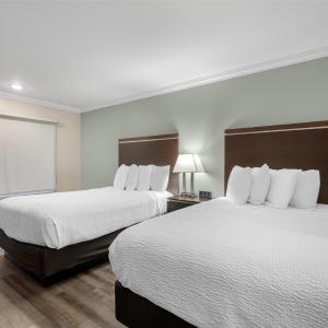 Double Room with Two Double Beds and Mobility Accessible Tub