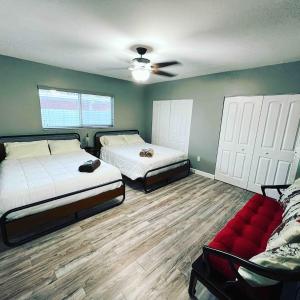 Quadruple Room with Private Bathroom