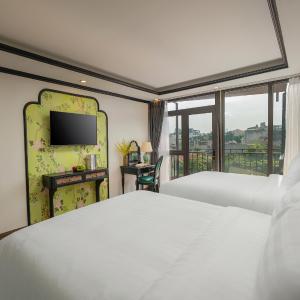 Family Suite with Balcony