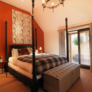 Deluxe Suite with Hot Tub