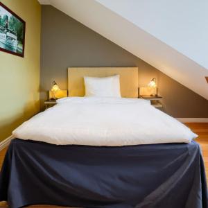 Double or Twin Room with Sea View