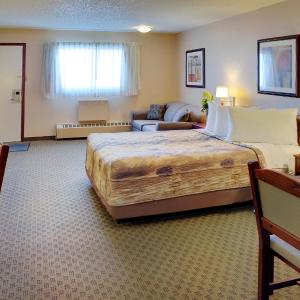 Deluxe Queen Room