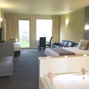 Comfort Twin Room with Spa Bath