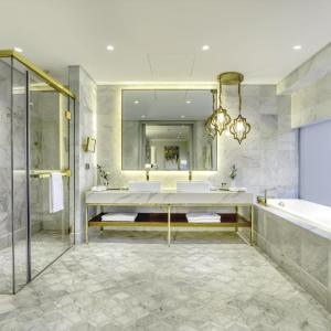 Grand Deluxe King Room