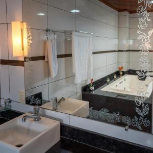 Deluxe Suite with Spa Bath