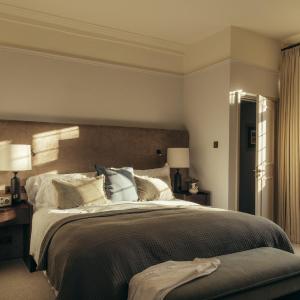 Manor Room