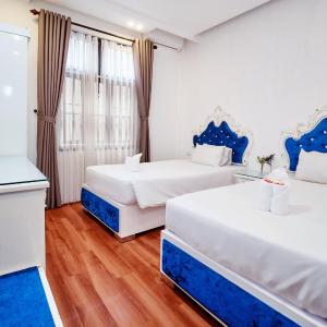 Twin Room with Pool View