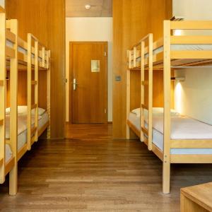 Sextuple Room with Shared Bathroom