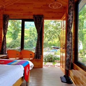 Bungalow with Garden View