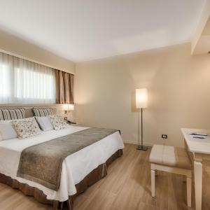 Suite Deluxe with Whirlpool and Lake View