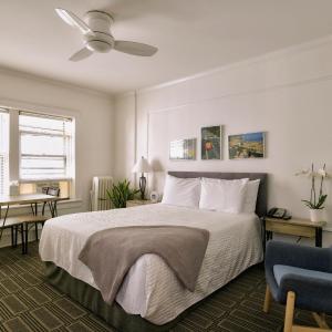 Classic Queen Room