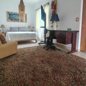 Deluxe Studio