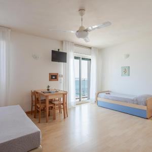 Studio with Sofa Bed