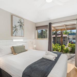 Deluxe Three-Bedroom Cabin