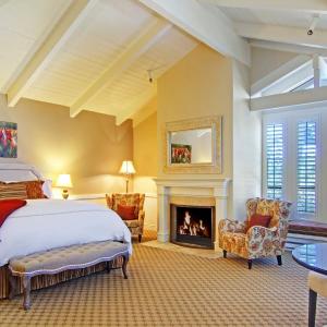 Deluxe King Suite