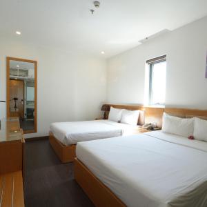 Deluxe Twin Room with City View