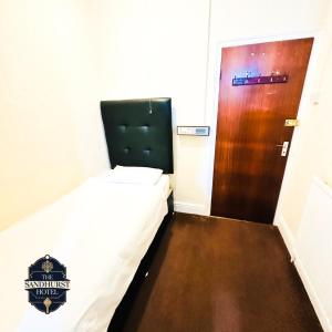 Single Room with Private Bathroom