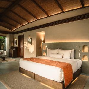 Nipa Pool Villa - King Bed