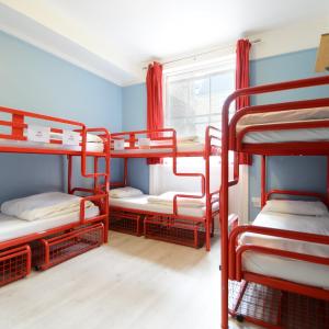 Bed in 6-Bed Female Dormitory Room (18–40 years)