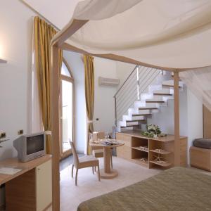 Junior Suite with Balcony and Sea View