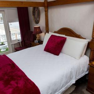 Deluxe Suite with Sea View - Cavell