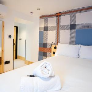Wheelchair Accessible Double Room with Window