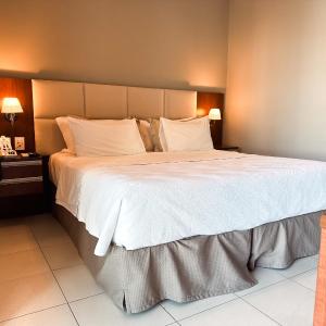 Honeymoon Suite