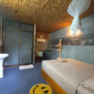 Large Single Room
