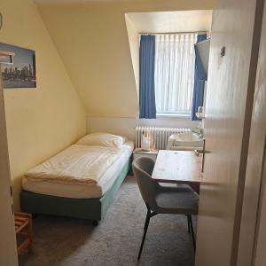 Economy Single Room with Shared Shower and Toilet