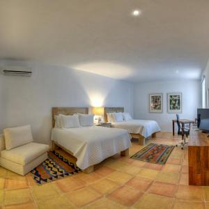 Deluxe Queen Room with Two Queen Beds