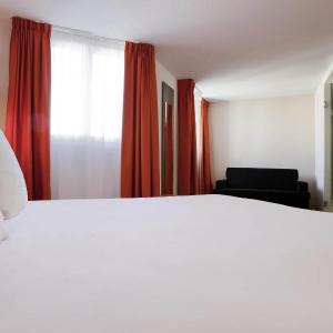 Standard Suite with One Double Bed and Two Single Beds
