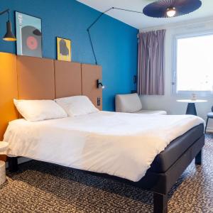 Standard Room with One Double bed and One Small bed
