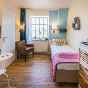 Middle Single Room 