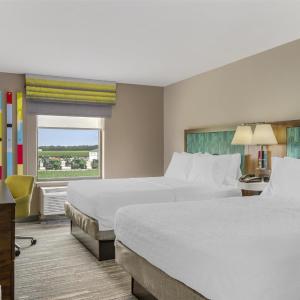 Queen Room with Two Queen Beds - Hearing Access/Non-Smoking