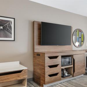Queen Room with Two Queen Beds - Mobility and Hearing Access/Non-Smoking