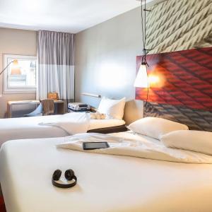 Standard Room with Double Bed and Twin Beds